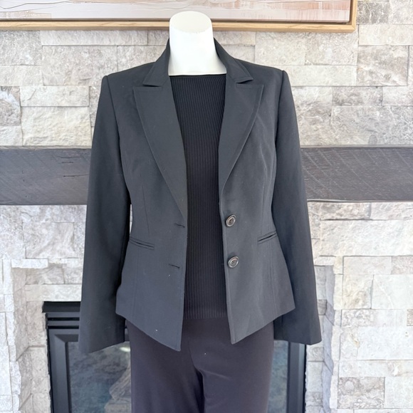 Express Women's Black Blazer - Picture 5 of 8